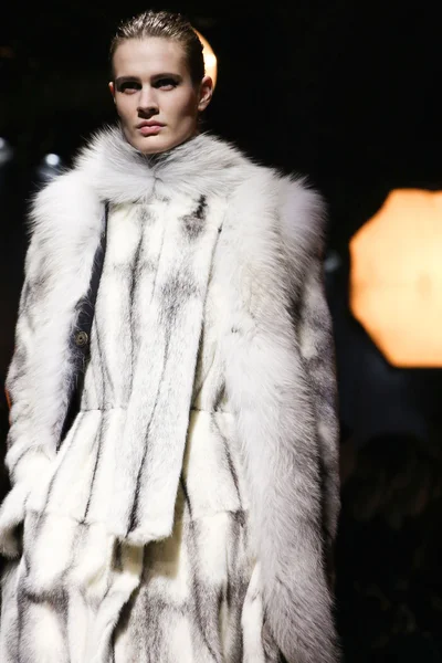 Look 30
